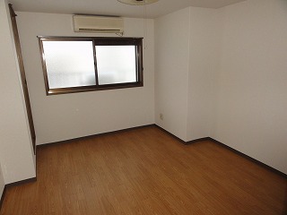 Living and room. Spacious Western-style ^^
