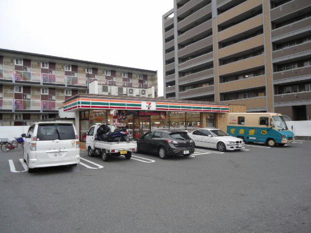 Convenience store. 501m to Seven-Eleven Sakai Hamaderaishizuchonaka shop