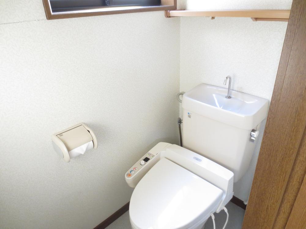Toilet. It will be in the toilet of 2F. It is with a bidet ☆ ☆