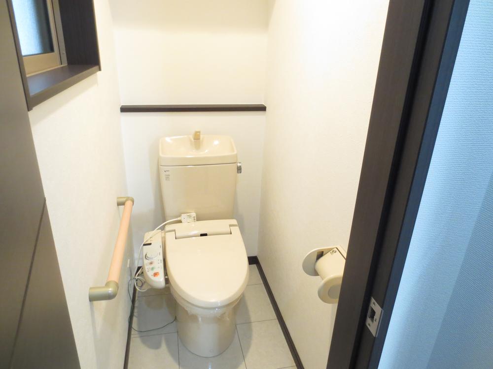Toilet. There is a toilet on the second floor, Water around are concentrated ☆ 