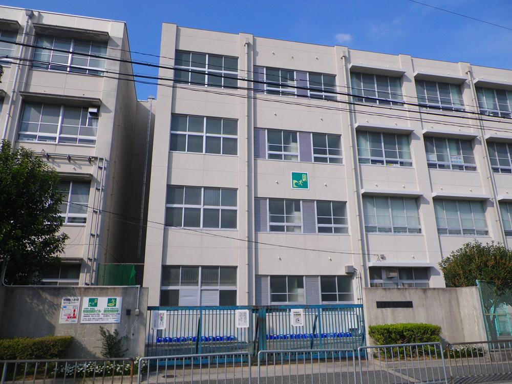 Primary school. 489m to Sakai City Tachihama Terahigashi Elementary School