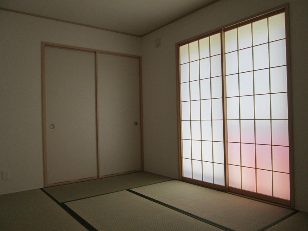 Non-living room. I hope there is also a Japanese-style room.