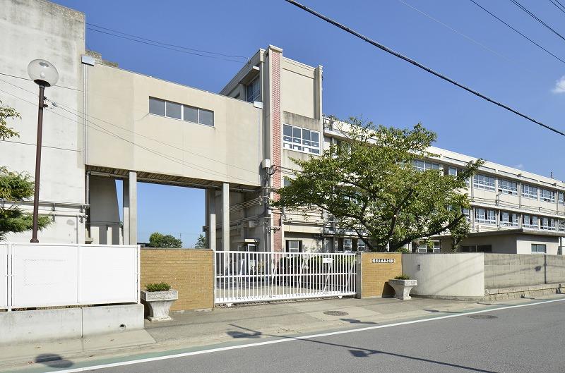 Primary school. Municipal Fukusen until elementary school 1010m