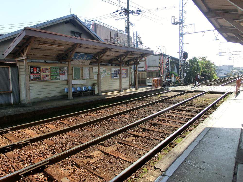 station. Hankaisen "Ishizu" station building of 800m Ishizu Station to Station. Drifting somewhere nostalgic atmosphere.