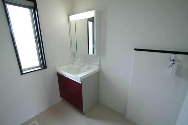 Wash basin, toilet. Vanity with excellent storage capacity and functionality
