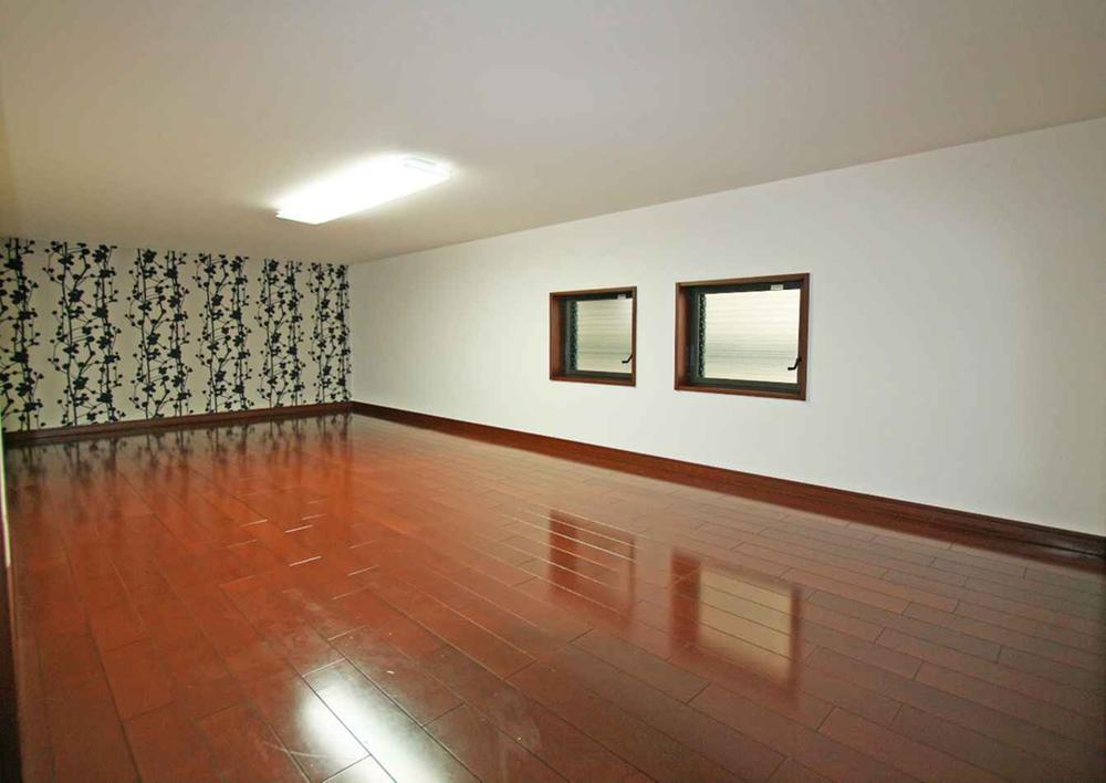 Non-living room. It is fashionable and comes with accent cross many times ☆