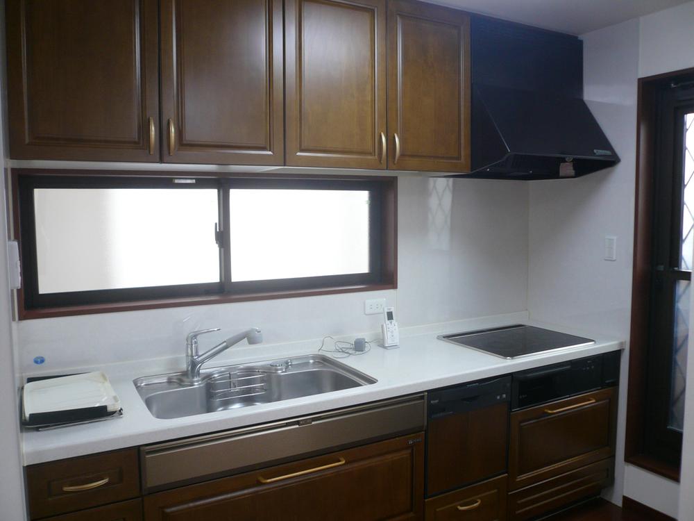 Kitchen. Housed in the up and down both the easy-to-use kitchen enter lot ☆