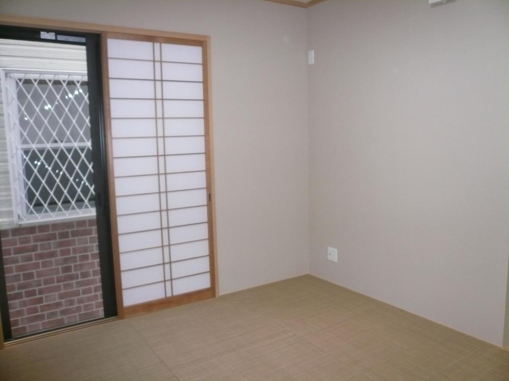 Non-living room. It is also a beautiful tatami Japanese-style ☆