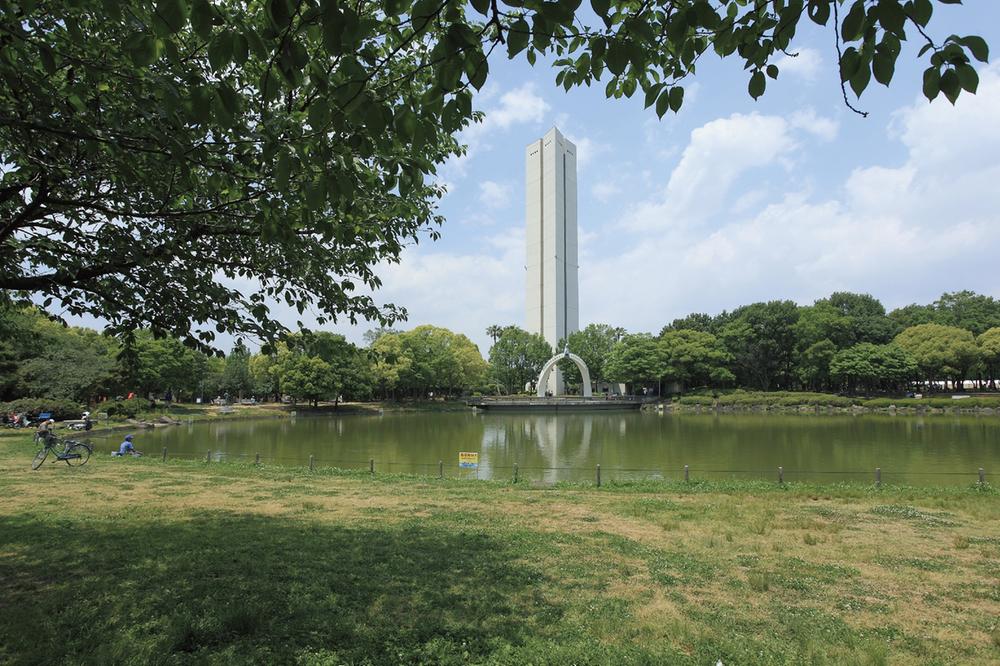 park. Until Daisen park 1230m Emperor Nintoku and also Daisen Park Japanese garden. Weekend will go on a picnic with the whole family with a lunch box