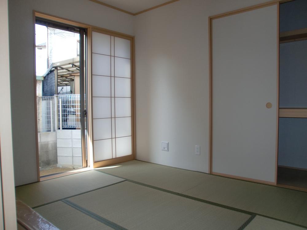 Non-living room. I hope there is also a Japanese-style room.