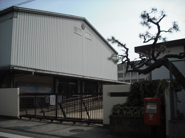 Primary school. 913m to Sakai City Feng elementary school (elementary school)