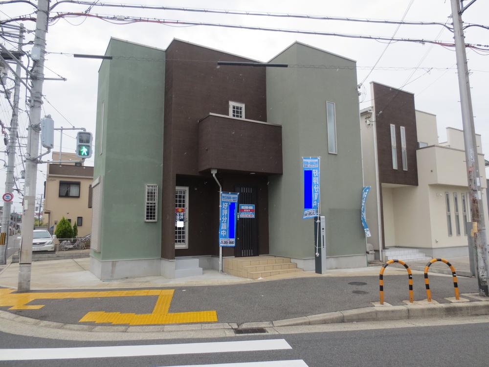 Local photos, including front road. It is a house of spacious frontage ☆ 