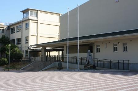 Junior high school. Sakaishiritsu Uenoshiba until junior high school 1026m