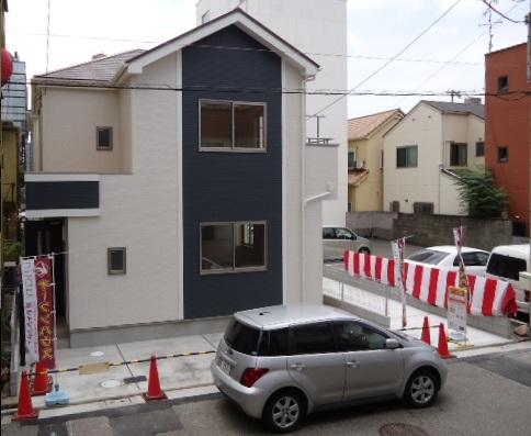 Local appearance photo. Construction example photo