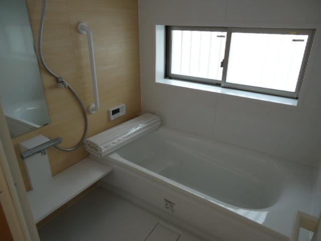 Bathroom. Construction example photo