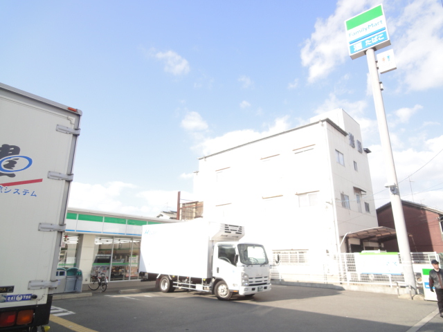 Convenience store. FamilyMart Sakai Ichijodori store up (convenience store) 251m