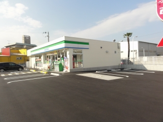 Convenience store. Family Mart Sakaisan Hon three chome store up (convenience store) 470m