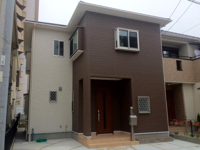 Local appearance photo. Local (July 2012) shooting