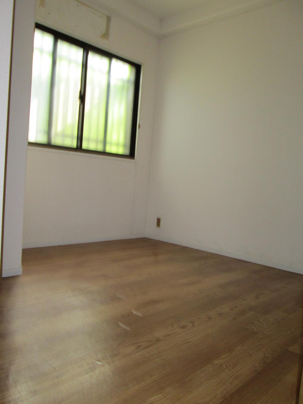 Non-living room. Relaxing space is.