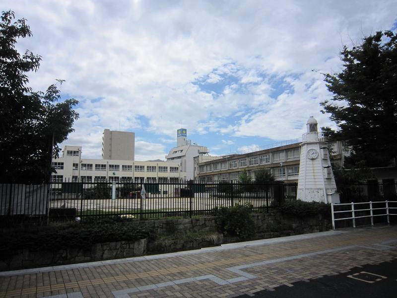 Primary school. Until Sakaishiritsu City Elementary School 650m