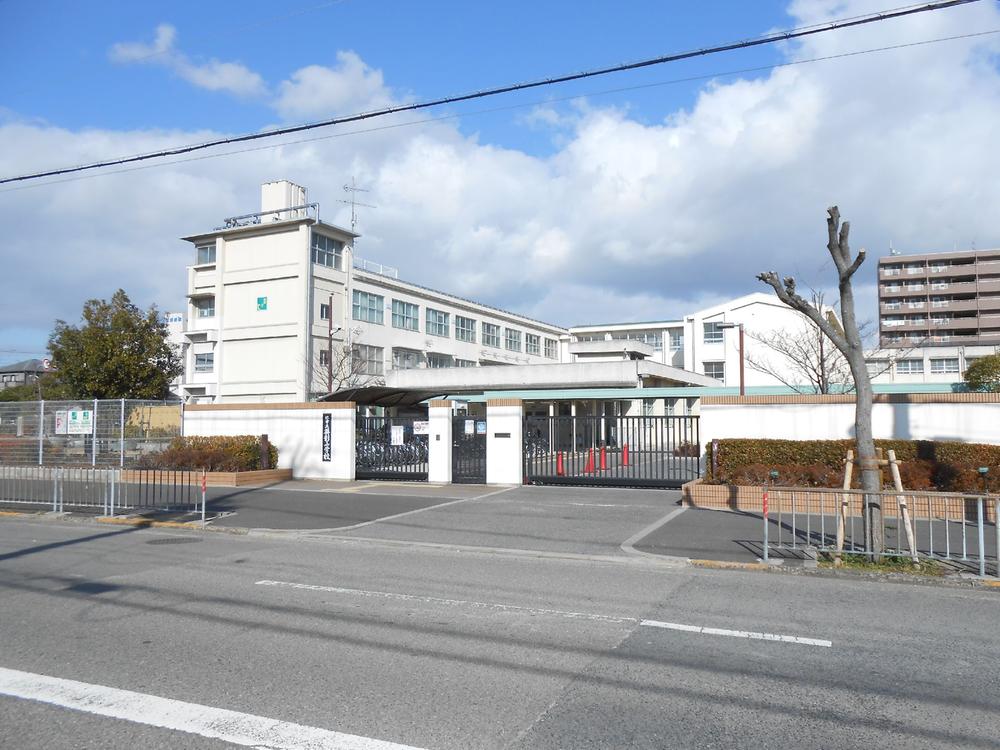Primary school. Sakaishiritsu Hideaki until elementary school 699m