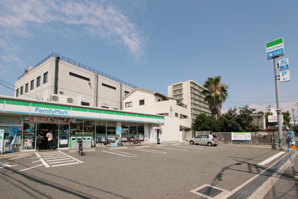 Convenience store. FamilyMart Sakai Shichidohigashi cho, 100m to the store