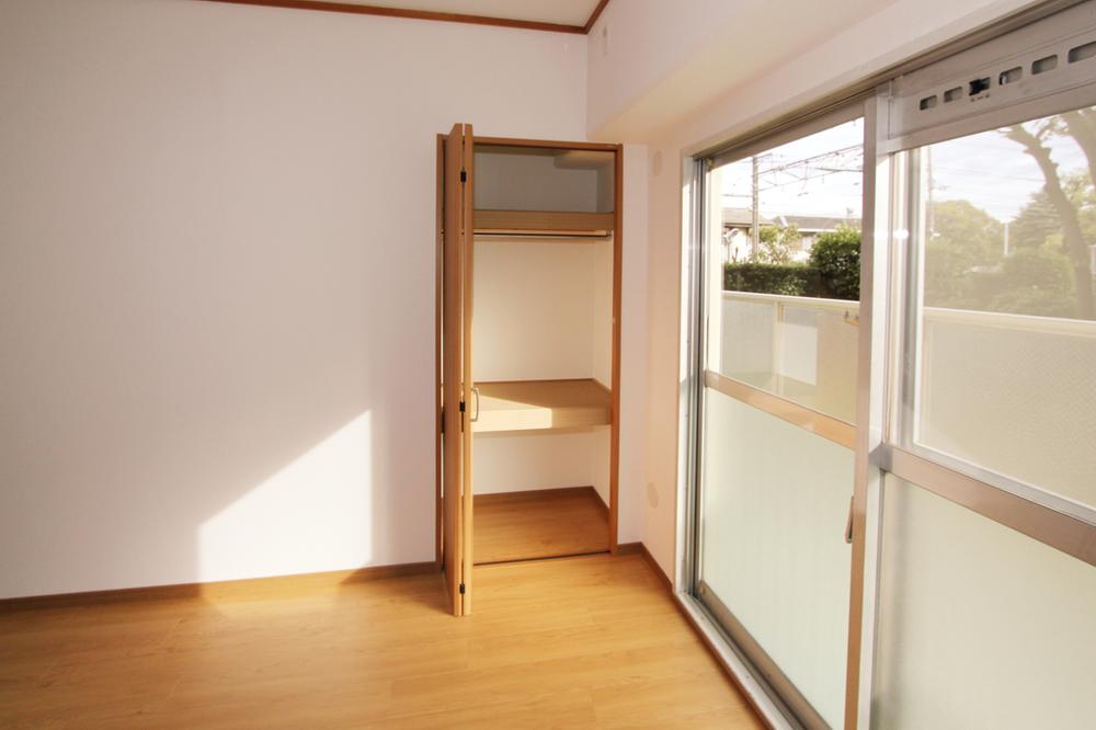 Receipt. 6 tatami Western-style closet compact design.