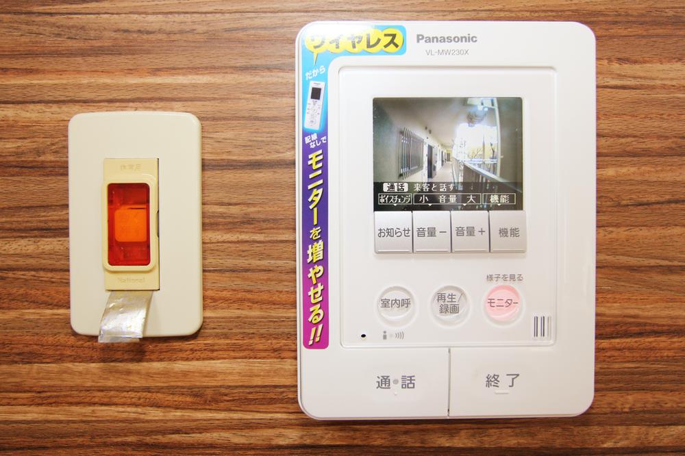 Other introspection. TV monitor phone with a recording function is a highly functional.