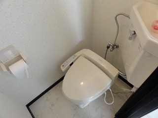 Toilet. Bidet with toilet ^^