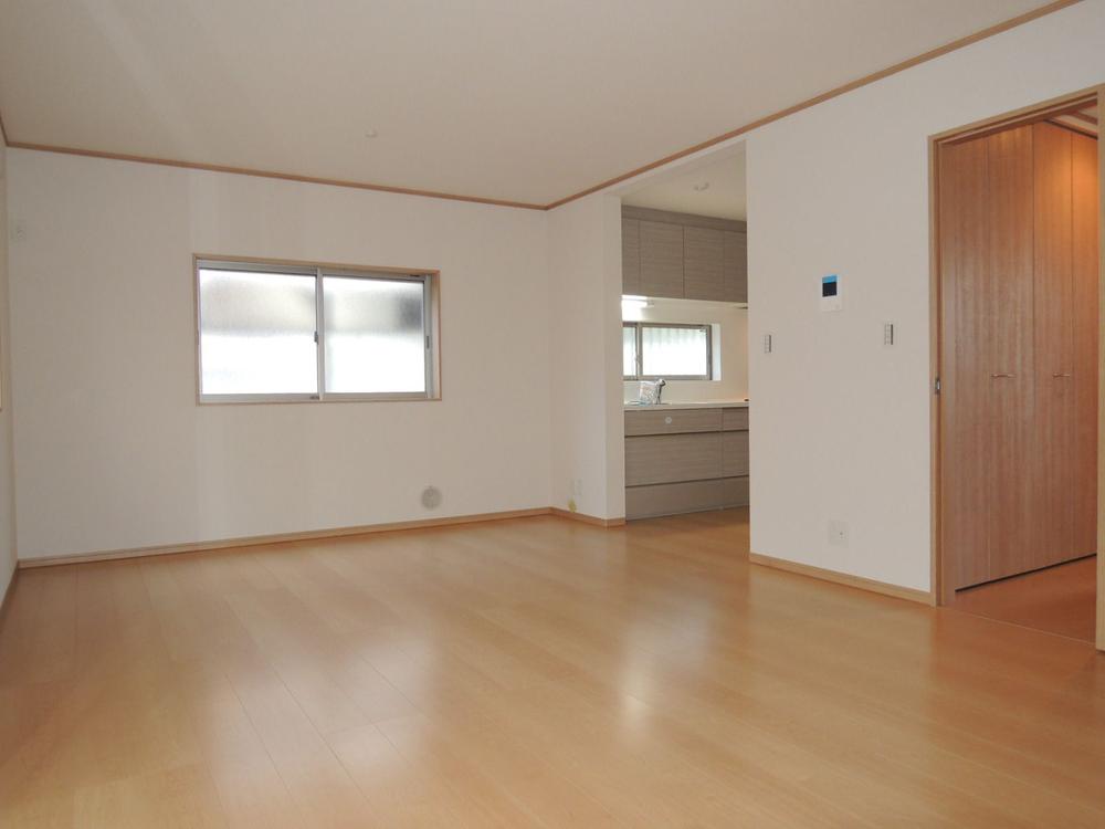 Same specifications photos (living). Spacious bright living, Enjoy a comfortable life