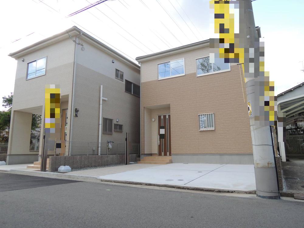 Local photos, including front road. Modern style Popular, Please send a stylish life