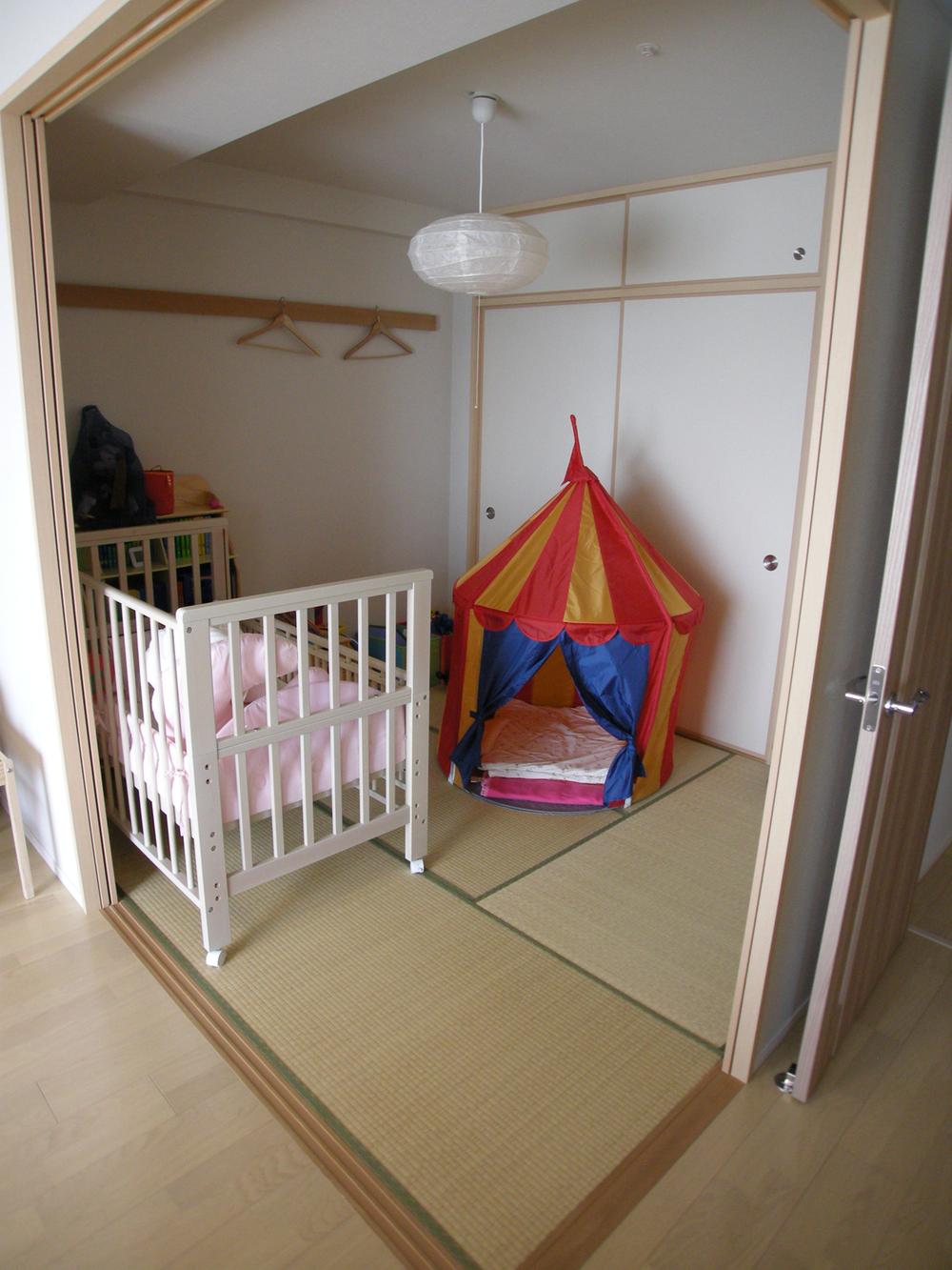 Non-living room. Indoor (12 May 2013) Shooting