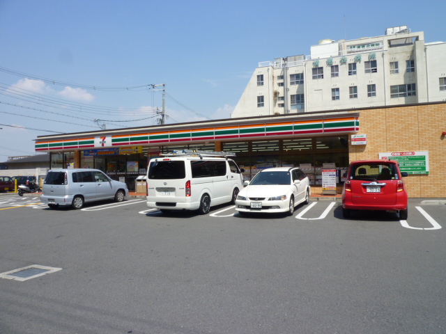 Convenience store. Seven-Eleven Sakai Mikunigaoka Station East store up (convenience store) 111m