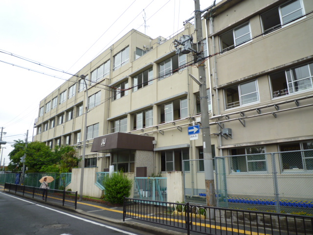 Primary school. 154m to Sakai City Takashi Mikuni elementary school (elementary school)