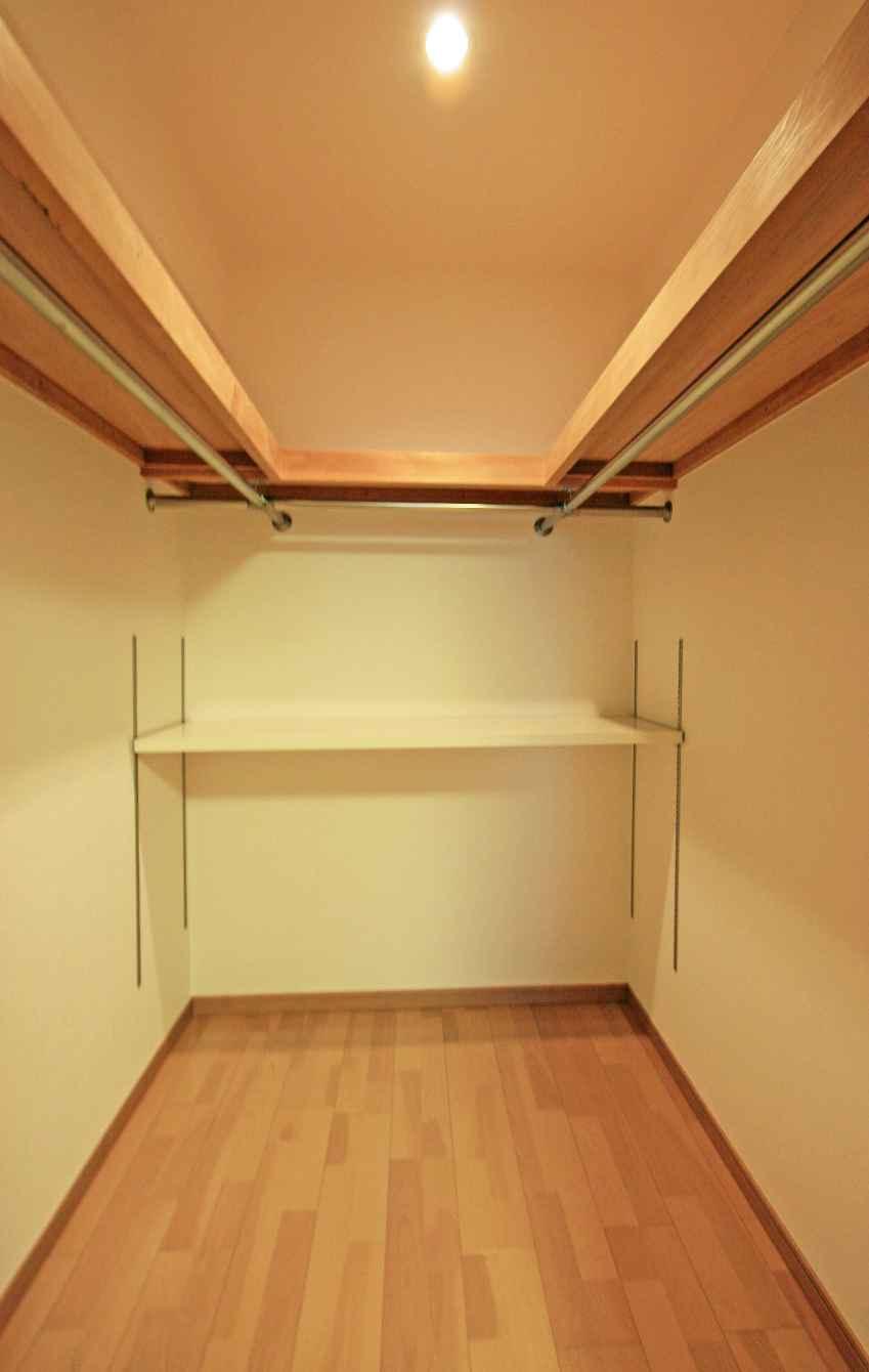 Non-living room. Walk-in closet is, It is housed in plenty ☆