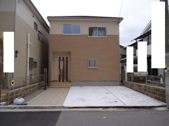 Local appearance photo. 1 Building