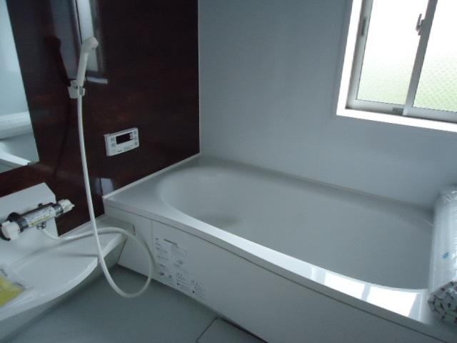 Bathroom. Building 2