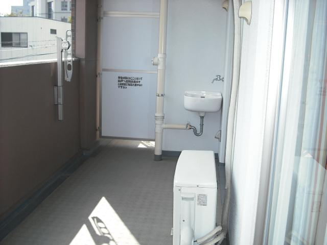 Other introspection. Indoor (10 May 2013) Shooting Slop sink