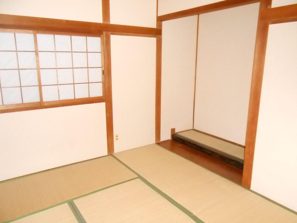 Non-living room. Bright and spacious Japanese-style! 