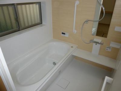 Bathroom. Indoor (10 May 2013) Shooting Bathroom spacious, With bathroom dryer, Large windows also available, You can also ventilation