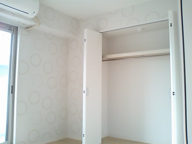 Other room space. Large storage and air-conditioned rooms