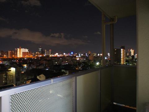 View photos from the dwelling unit. Night view from the site (February 2013) Shooting