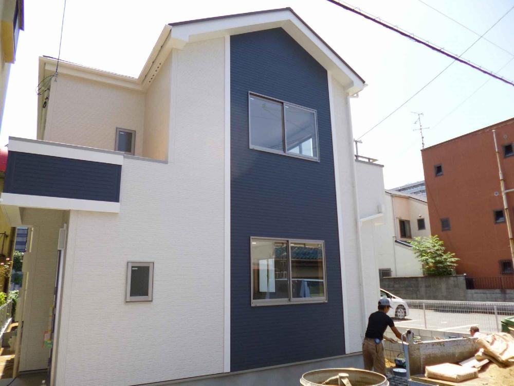 Rendering (appearance). It is a good house of convenience.