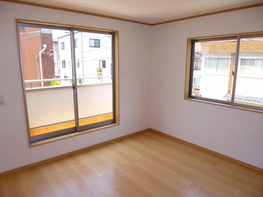 Same specifications photos (Other introspection). Slowly relax Western-style.