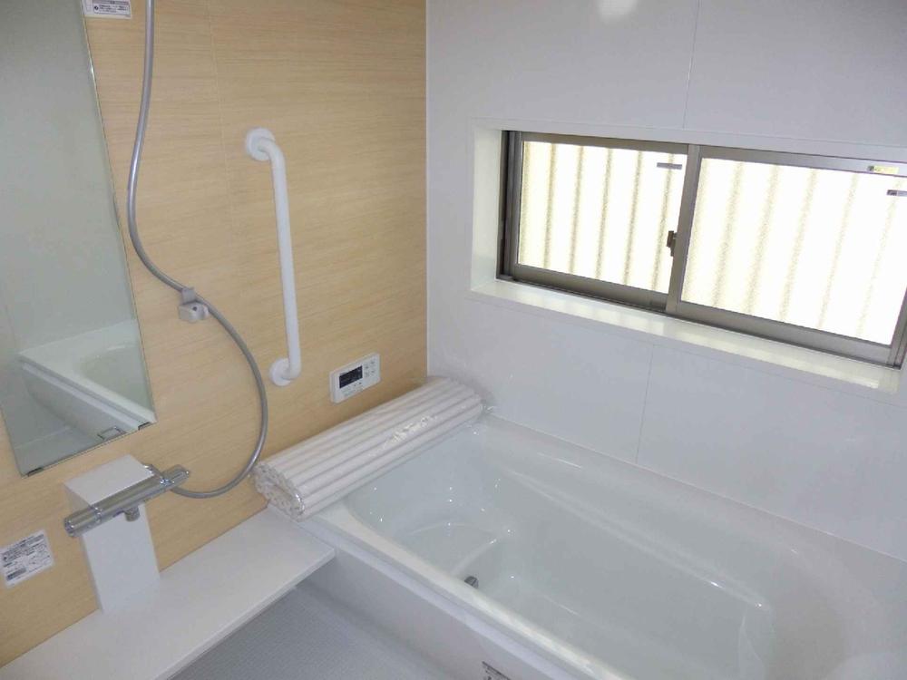 Same specifications photo (bathroom). Also take daily fatigue in a wide bath.