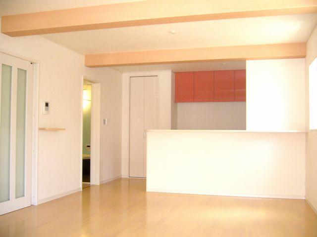 Living. Our construction case living