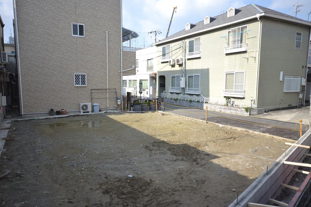 Local appearance photo. Local (11 May 2013) Shooting