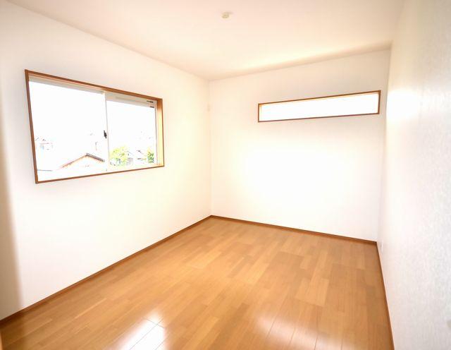 Non-living room. Our construction case Western style room