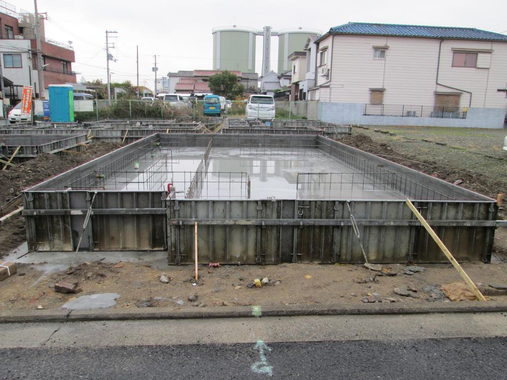 Local appearance photo. It is in the solid foundation work. There complete Models House.