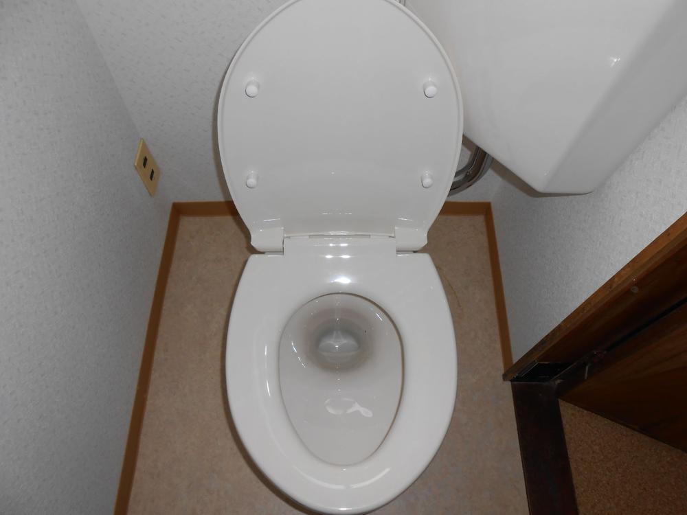 Toilet. Effortlessly cleaning. 